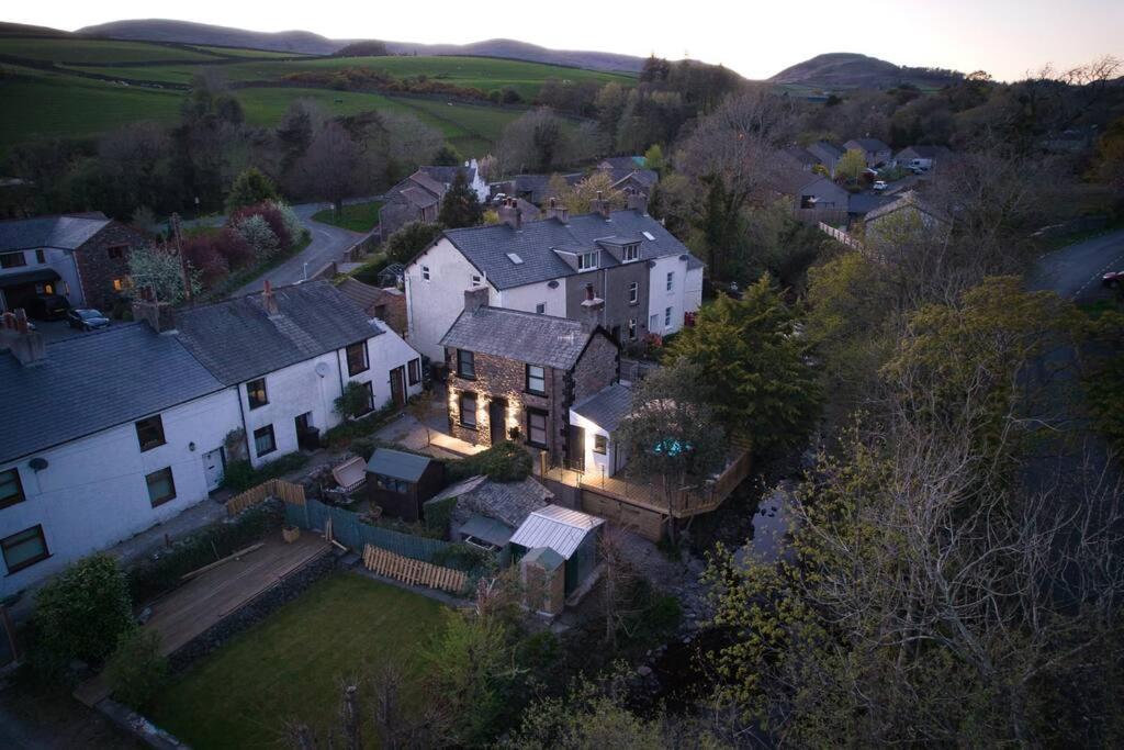Luxurious Cottage With Hot Tub, Lake District Duddon Exteriér fotografie
