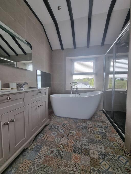 Luxurious Cottage With Hot Tub, Lake District Duddon Exteriér fotografie