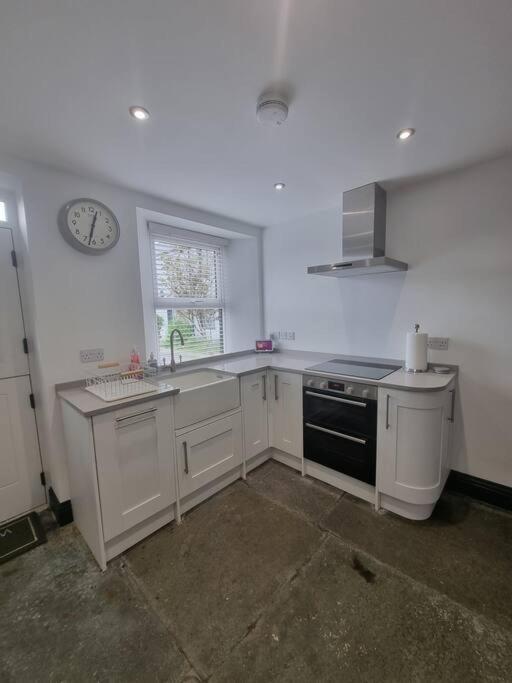 Luxurious Cottage With Hot Tub, Lake District Duddon Exteriér fotografie
