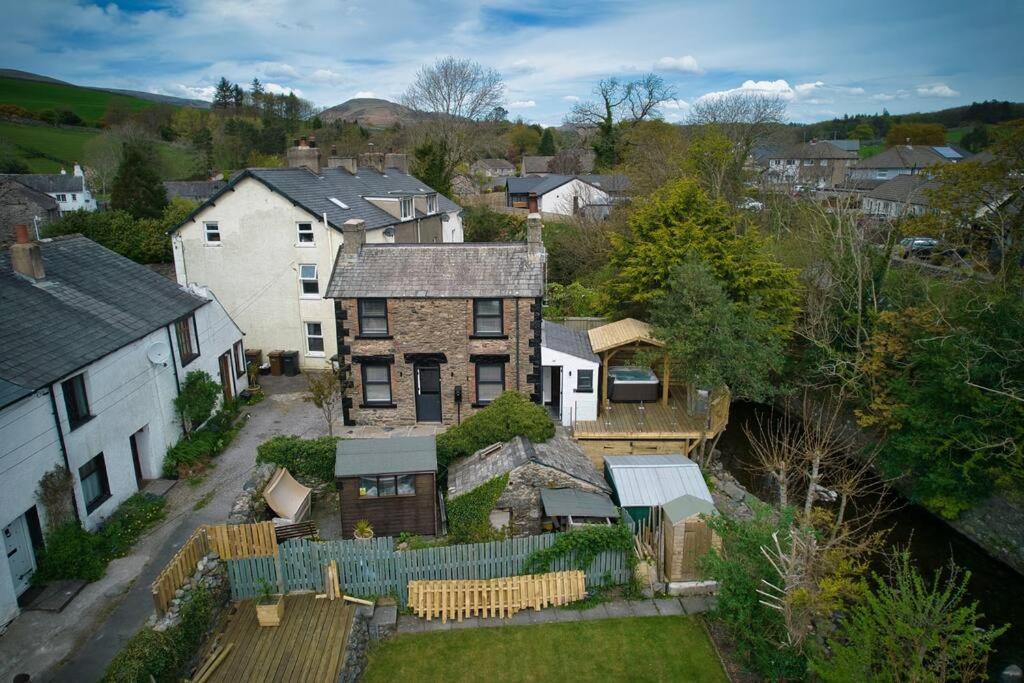 Luxurious Cottage With Hot Tub, Lake District Duddon Exteriér fotografie