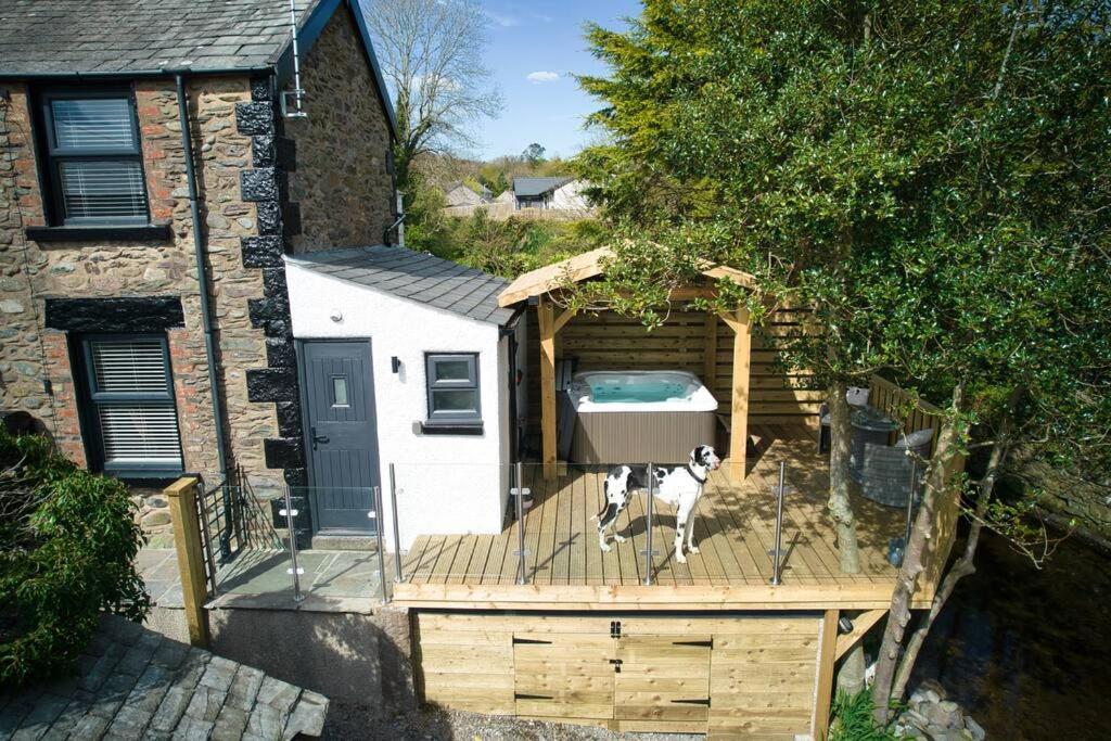 Luxurious Cottage With Hot Tub, Lake District Duddon Exteriér fotografie